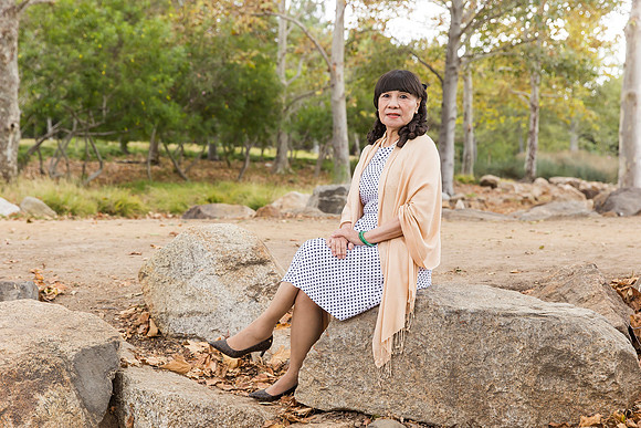 outdoor family photo in irvine by orange county wedding photographer tram bill (165)
