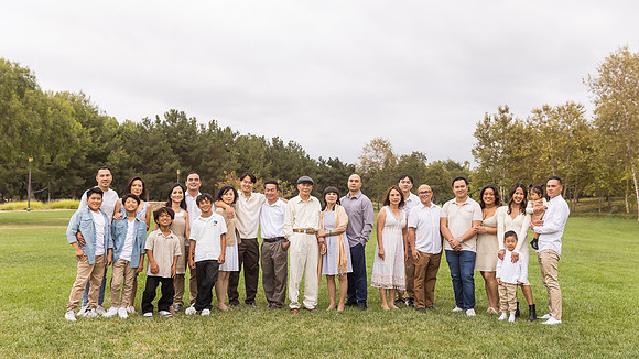 outdoor family photo in irvine by orange county wedding photographer tram bill (210)