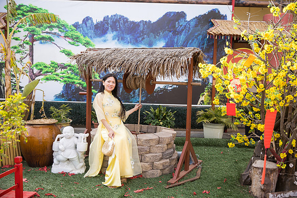mother and daughter lunar new year viet tet photo orange county los angeles wedding photographer-58