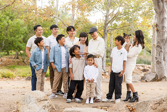 outdoor family photo in irvine by orange county wedding photographer tram bill (49)