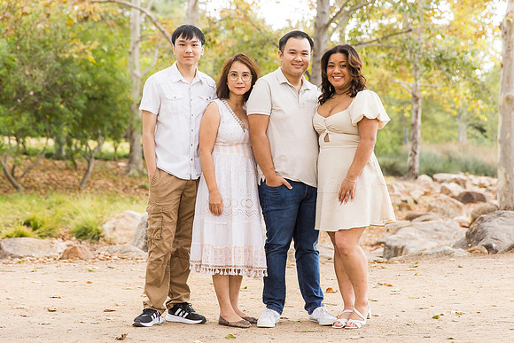 outdoor family photo in irvine by orange county wedding photographer tram bill (23)