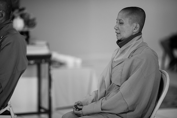Hien's Mom Funeral-B&W (346)
