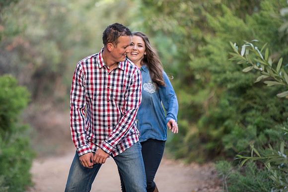 Southern California Engagement with nature in fall Photos in Fallbrook, San Diego by Temecula Winery Wedding Photographer, Sarah & Shawn