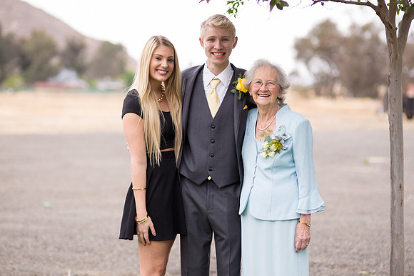 Wedding photos at the Orchard, Wedgewood Wedding in Menifee by Temecula Wedding Photographer of Photoquest Studio, Photography