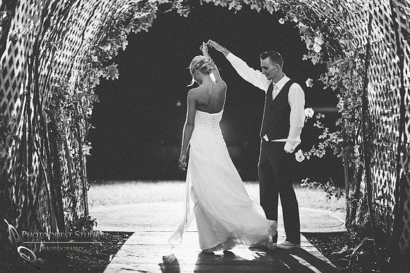 Dancing all night at the Orchard, Wedgewood Wedding in Menifee by Temecula Wedding Photographer