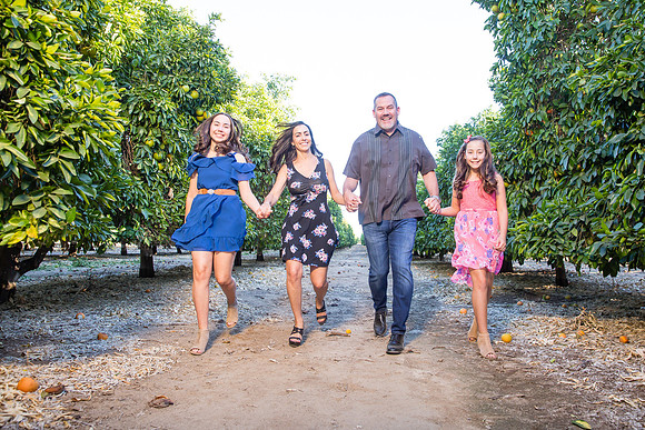 Family Photo in Temecula by Fallbrook, Temecula Wedding Photographer, Rayne & Mike-8