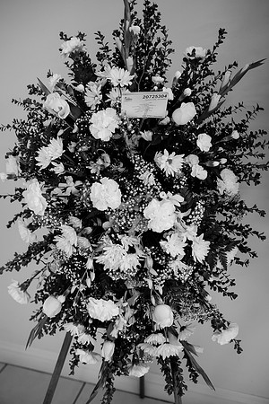 Hien's Mom Funeral-B&W (104)