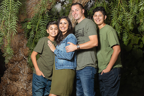 Family-Photo-at-Temecula-Winery-by-Wedding-Photographer,-Photoquest-Studio-Photography-171