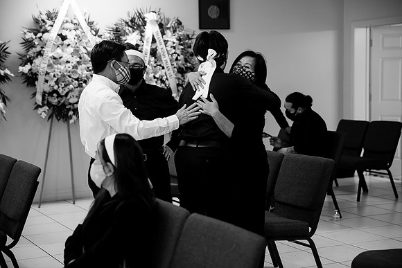 Hien's Mom Funeral-B&W (223)