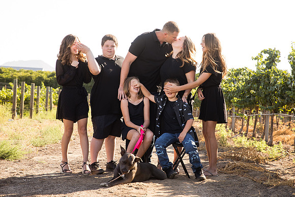 orange-county-family-photographer-at-temecula-winery-(3)