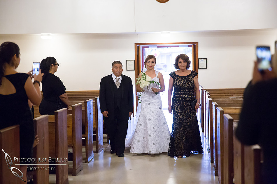 Wedding Photos at Serendipity Garden Weddings by Temecula Wedding Photographer - Sandra and Robert Wedding