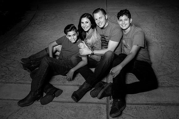 Family-Photo-at-Temecula-Winery-by-Wedding-Photographer,-Photoquest-Studio-Photography-190