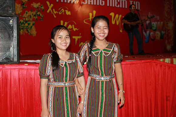 Annual 7th - Dem Thap Sang Tinh Thuong at Vinh Son by Nguyen Anh Duc -2013- Host by Temecula Wedding Photographer of PhotoQuest Studio, Photography