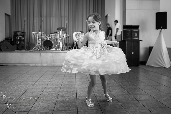 flower girl dancing