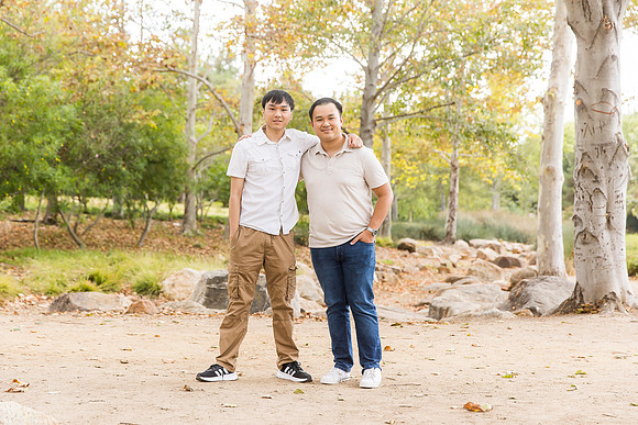 outdoor family photo in irvine by orange county wedding photographer tram bill (29)
