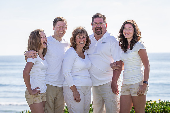 Pacific Beach, San Diego Family Photo by Menifee, Murrieta, Temecula Wedding and Family Photographer