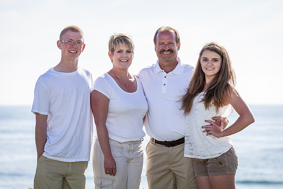 Pacific Beach, San Diego Family Photo by Menifee, Murrieta, Temecula Wedding and Family Photographer