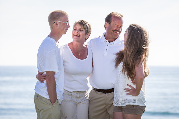 Pacific Beach, San Diego Family Photo by Menifee, Murrieta, Temecula Wedding and Family Photographer