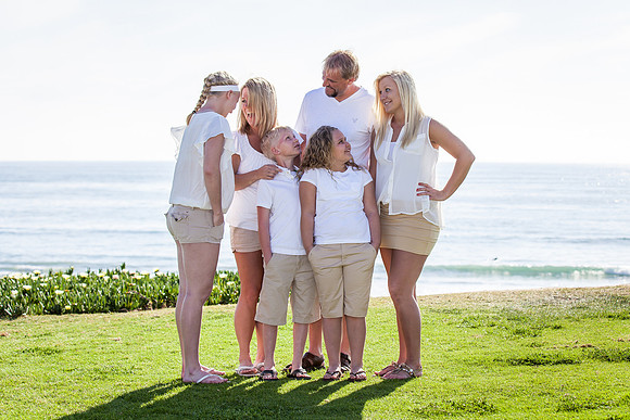 Pacific Beach, San Diego Family Photo by Menifee, Murrieta, Temecula Wedding and Family Photographer