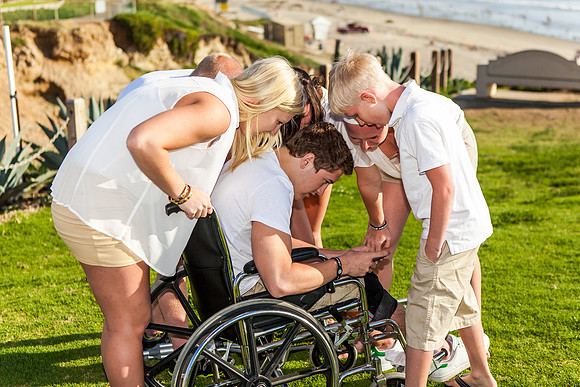 Pacific Beach, San Diego Family Photo by Menifee, Murrieta, Temecula Wedding and Family Photographer