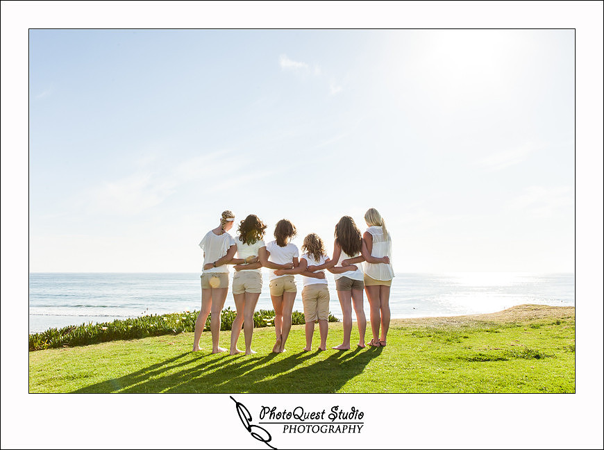 Pacific Beach, San Diego Family Photo by Menifee, Murrieta, Temecula Wedding and Family Photographer - 6 Girls looking out at the pacific beach in san diego