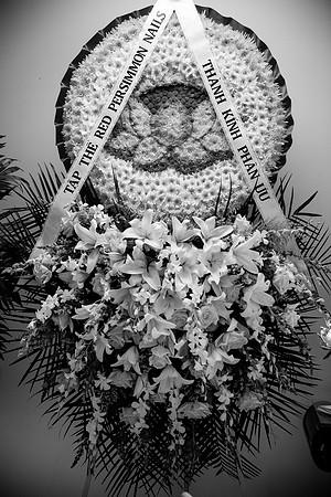 Hien's Mom Funeral-B&W (113)