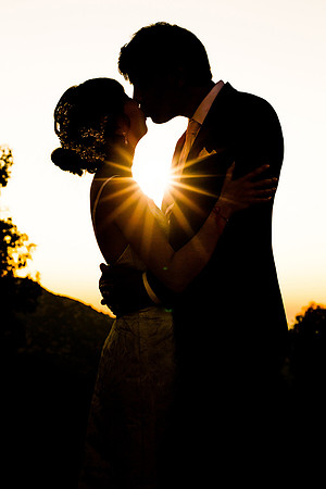 kissing-at-sunset-southern-california-wedding-photographer