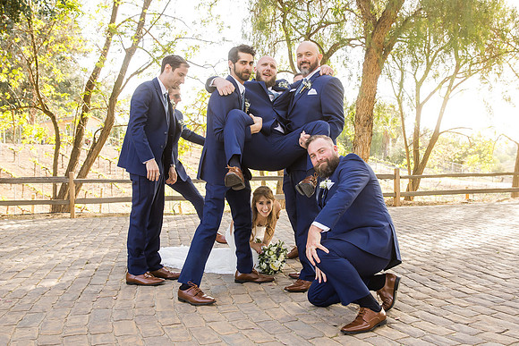 bride-groom-and-groomsmen-orange-county-wedding-photographer