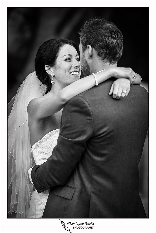 Temecula Creek Inn Wedding Photo by Temecula Wedding Photographers - first dance