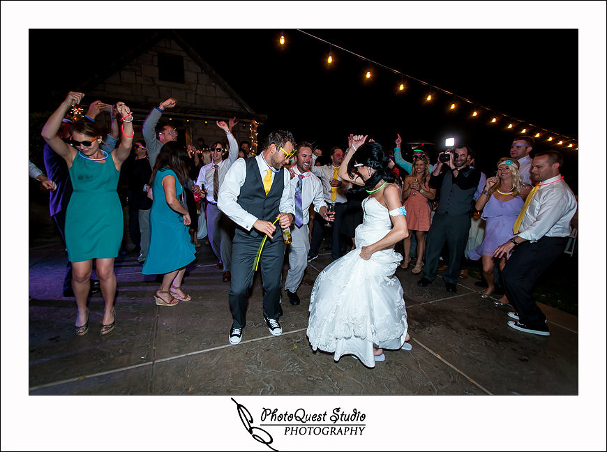 Temecula Creek Inn Wedding Photo by Temecula Wedding Photographers - dancing time
