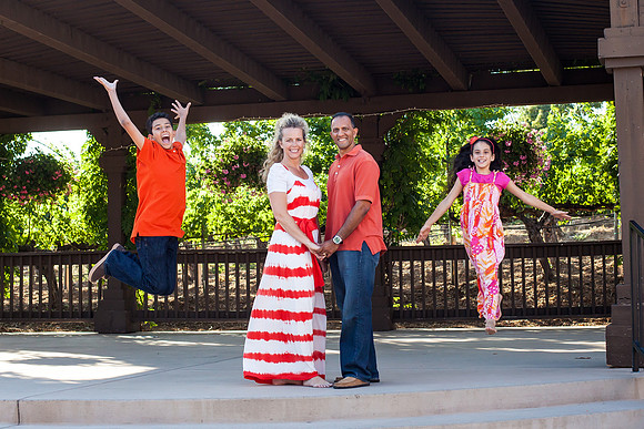 Family photo at Wilson Creek Winery, Paul David, Elevate Fitness Studio by Menifee Family Photogarpher of Photoquest Studio, Photography