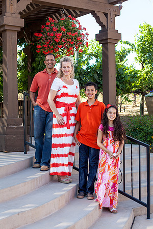 Family photo at Wilson Creek Winery, Paul David, Elevate Fitness Studio by Menifee Family Photogarpher of Photoquest Studio, Photography