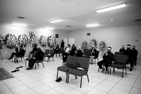 Hien's Mom Funeral-B&W (198)