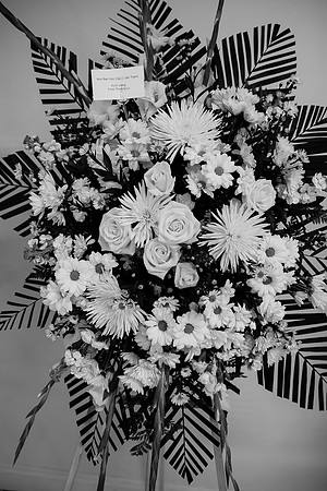 Hien's Mom Funeral-B&W (188)