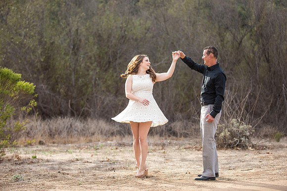 Southern California Engagement with nature in fall Photos in Fallbrook, San Diego by Temecula Winery Wedding Photographer, Sarah & Shawn