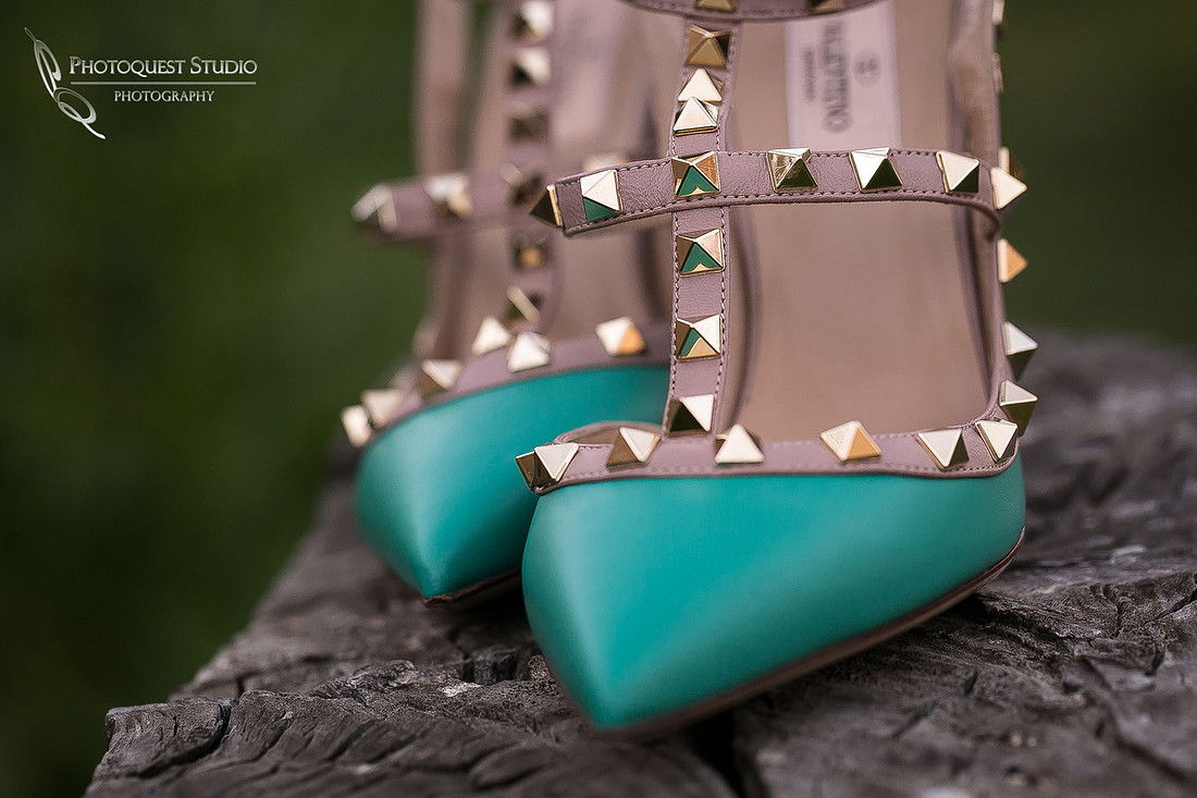 Valentino Rockstud Leather - Perfect Valentine's Day Gift (6) Closeup