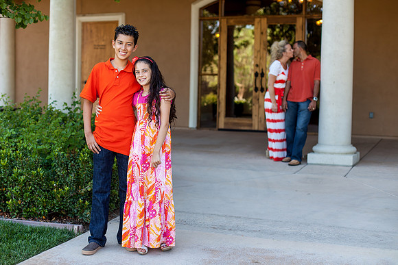 Family photo at Wilson Creek Winery, Paul David, Elevate Fitness Studio by Menifee Family Photogarpher of Photoquest Studio, Photography