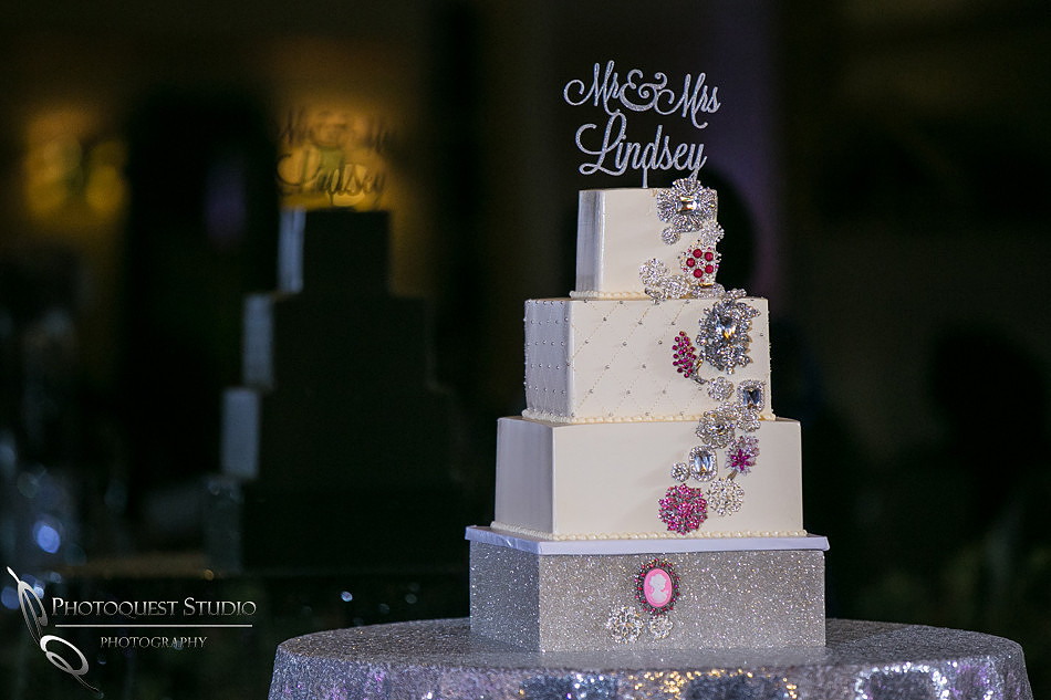 Wedgewood Menifee Lake Country Club Wedding Photo by Menifee Wedding Photographer, Jervona and Thomas