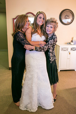 Beautiful wedding at Wiens Family Cellars Temecula Winery - Sarah & Shawn