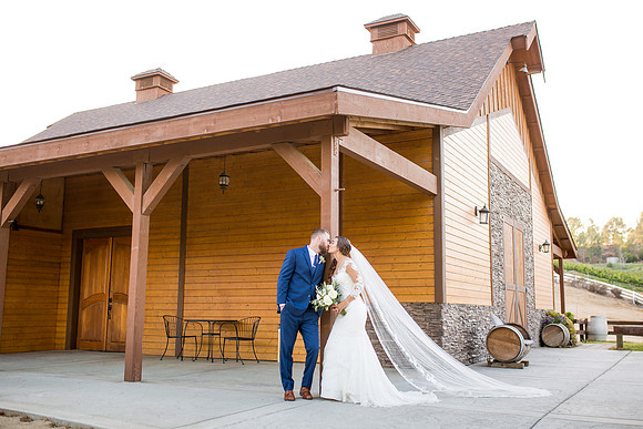 Photographer in Temecula, Longshadow Ranch Wedding, Parris and Derek (406)