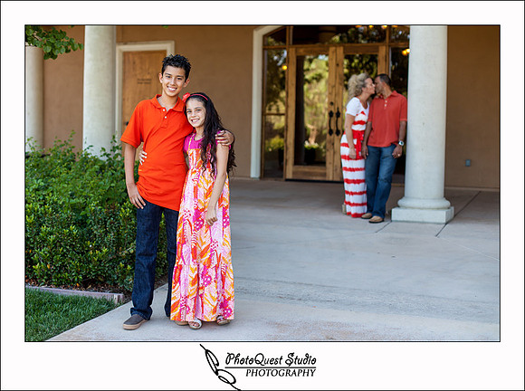 Family photo at Wilson Creek Winery, Paul David, Elevate Fitness Studio by Menifee Family Photogarpher of Photoquest Studio, Photography