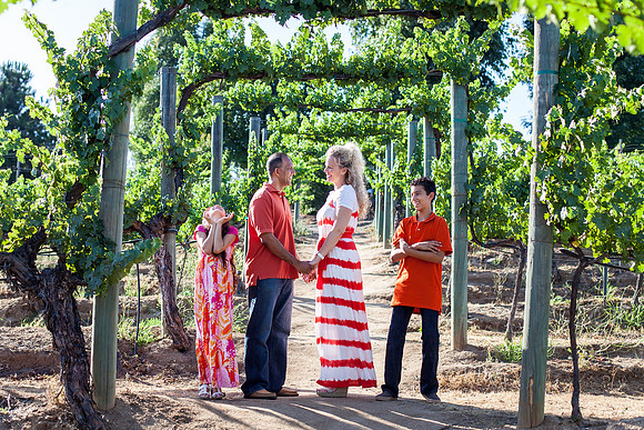 Family photo at Wilson Creek Winery, Paul David, Elevate Fitness Studio by Menifee Family Photogarpher of Photoquest Studio, Photography