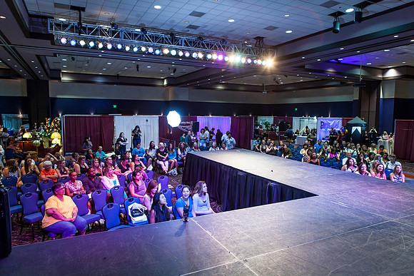 Touch of Elegance, Bridal Show by Kiss the Brides
