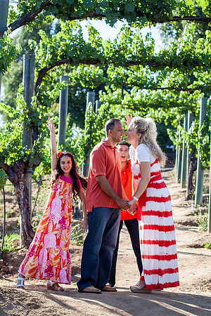 Family photo at Wilson Creek Winery, Paul David, Elevate Fitness Studio by Menifee Family Photogarpher of Photoquest Studio, Photography