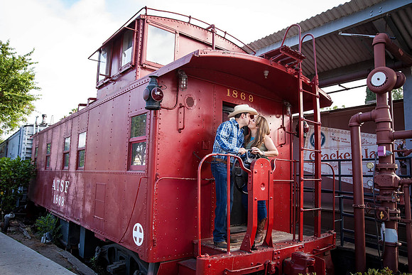 Mission-San-Juan-Capistrano-Engagement-Photos-by-Temecula-Wedding-Photographer---Longshadow-Ranch-Winery-Wedding-Photo-(4)