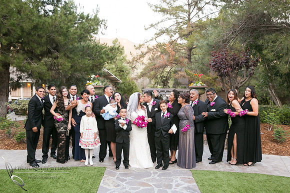 happy family cheer for the kiss