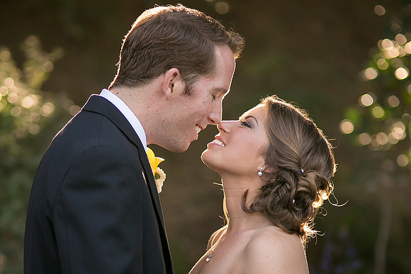 Wedding-photo-at-Pala-Mesa-Resort-fallbrook-by-Wedding-Photographer-in-Temecula-sun kiss