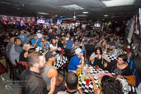 UFC-Fight-mcGregor-&-Nate-Diaz-in-Menifee-Pitstop-Pub-Sports-Bar-&-Grill-by-Menifee-Photographer-2