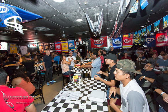 UFC-Fight-mcGregor-&-Nate-Diaz-in-Menifee-Pitstop-Pub-Sports-Bar-&-Grill-by-Menifee-Photographer-6