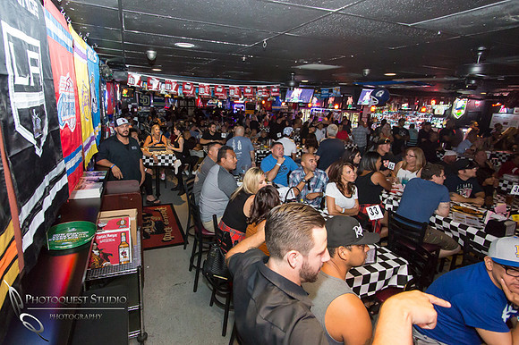 UFC-Fight-mcGregor-&-Nate-Diaz-in-Menifee-Pitstop-Pub-Sports-Bar-&-Grill-by-Menifee-Photographer-3